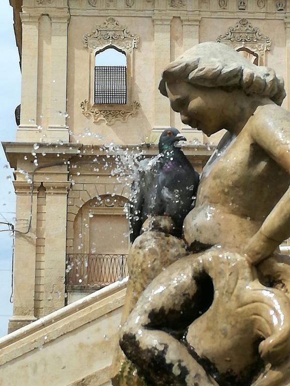 Casa Vacanza Valentina Noto Bagian luar foto